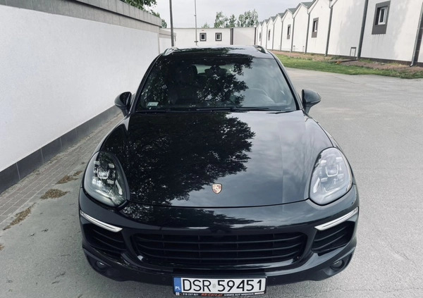 Porsche Cayenne cena 181900 przebieg: 258100, rok produkcji 2015 z Gościno małe 232
